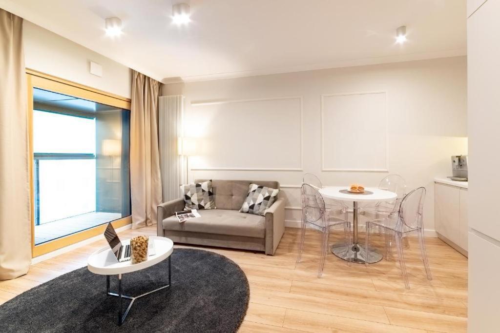 Mennica Residence Luxury Location Warsawa Bagian luar foto